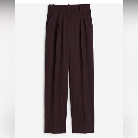H&M Pants - BNWT H&M TAPERED PANTS in Burgundy size 8